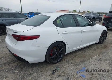 2020 Alfa Romeo Giulia Sport Rwd z USA, uszkodzony, nr VIN ZARFAMAN1L7635156
